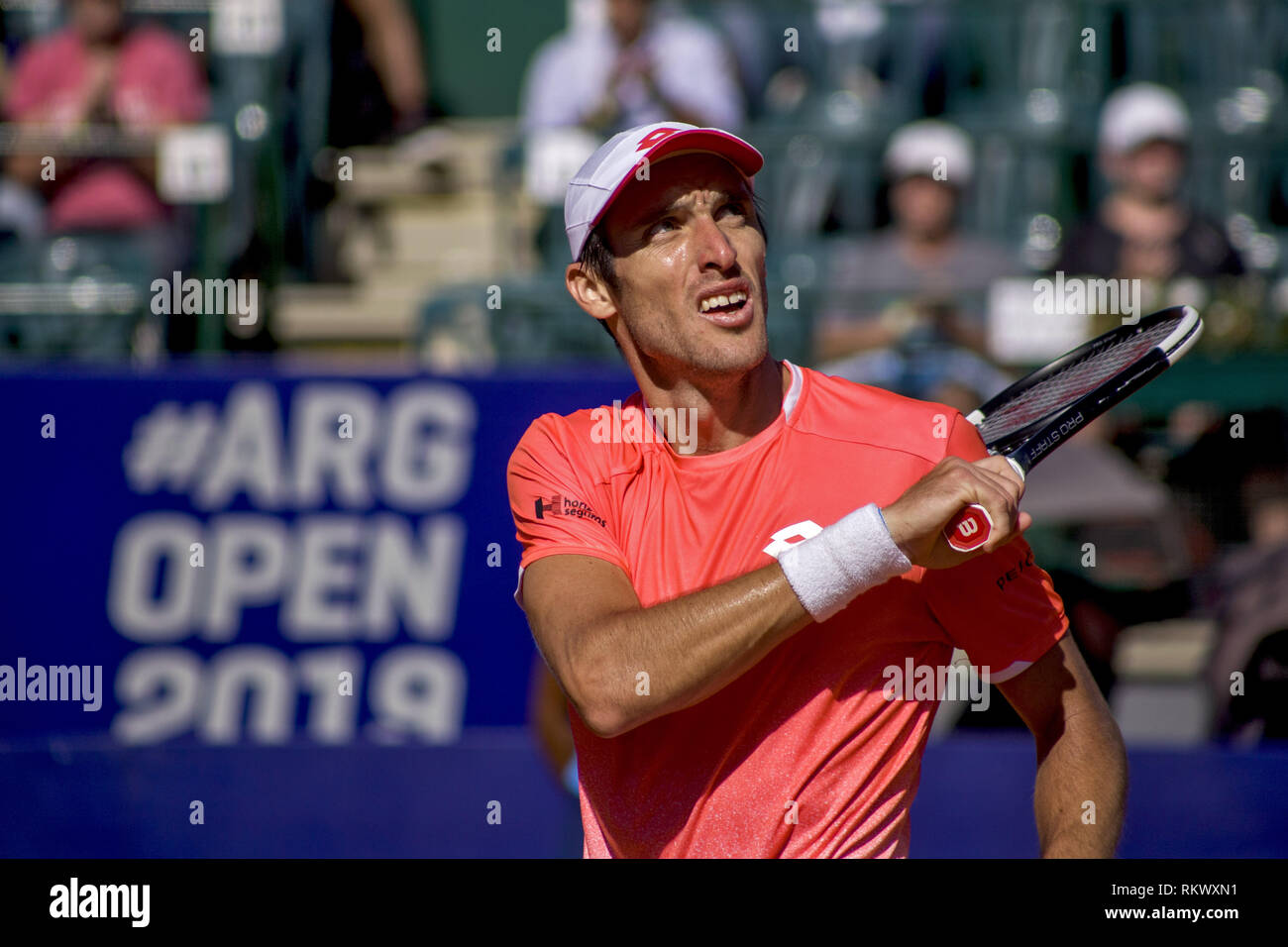 Buenos Aires, capitale federale, Argentina. 12 Feb, 2019. L'argentino Leo Mayer ha vinto questo martedì in tribunale centrale, Dusan Lajovic di Servia conquistando il primo set 6-3 e la seconda di tie break 7 (7) -6 (3) in ATP 250 dell'Argentina aperto 2019. Credito: Roberto Almeida Aveledo/ZUMA filo/Alamy Live News Foto Stock