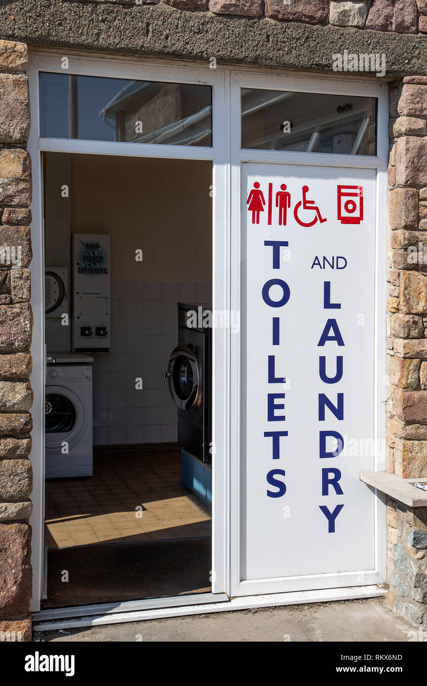 I servizi igienici comuni e servizio lavanderia in Braye Harbour, Alderney, Isole del Canale. Foto Stock