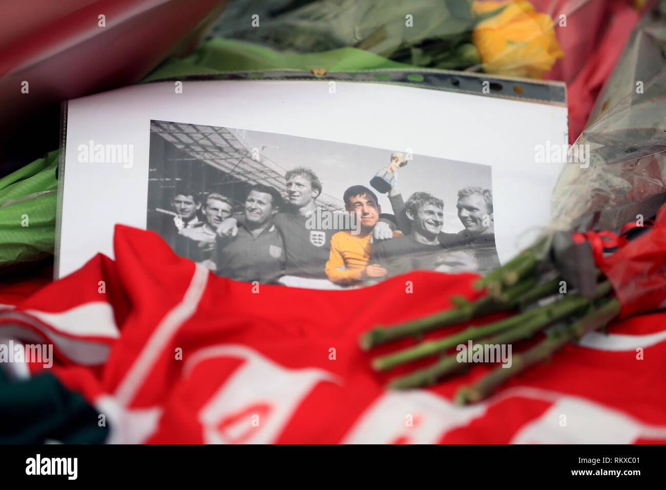 Omaggi a bet365 Stadium, casa di Stoke City in memoria di Inghilterra del World Cup-winning portiere Gordon banche che è morto all età di 81. Banchi realizzati 510 apparenze della lega per Chesterfield, Leicester e Stoke e ha vinto 73 senior internazionale dei cappucci. Egli era una delle stelle di Inghilterra del 1966 World Cup trionfo contro la Germania Ovest. Foto Stock