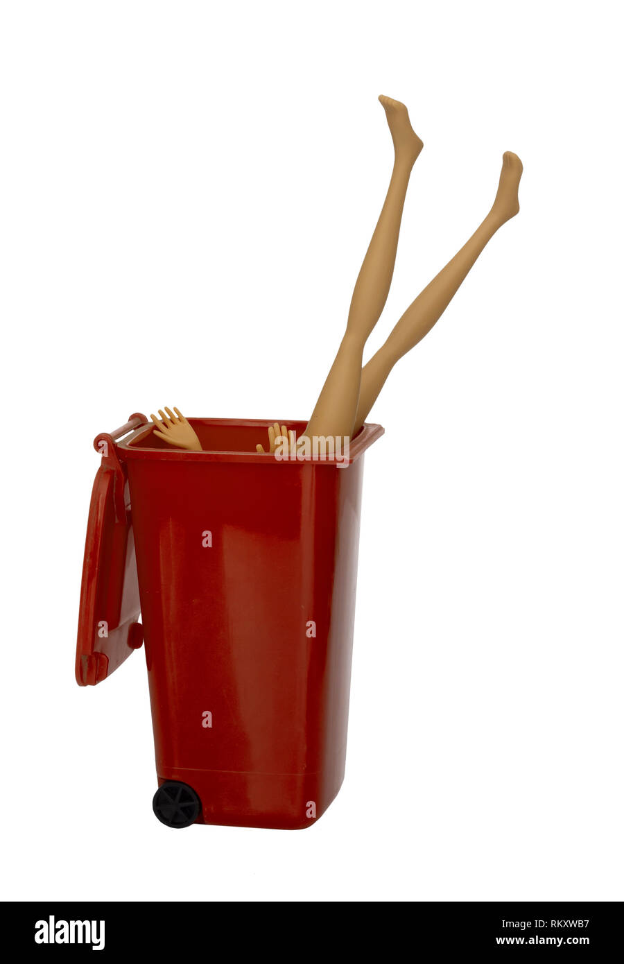 Donna gettati nella spazzatura, cestino della spazzatura. Il divorzio, metà crisi vita etc concetto di relazione. Isolato su bianco. Foto Stock