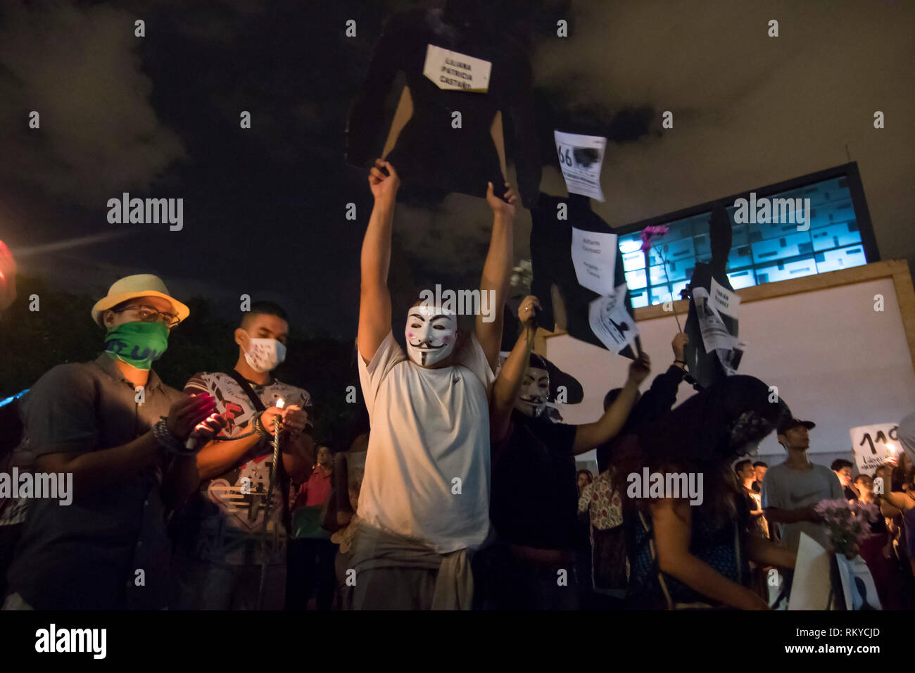 Il 6 luglio 2018, una veglia si è svolta in 25 città della Colombia e del mondo come una forma di protesta per l assassinio del leader sociale in Colombia che da Foto Stock