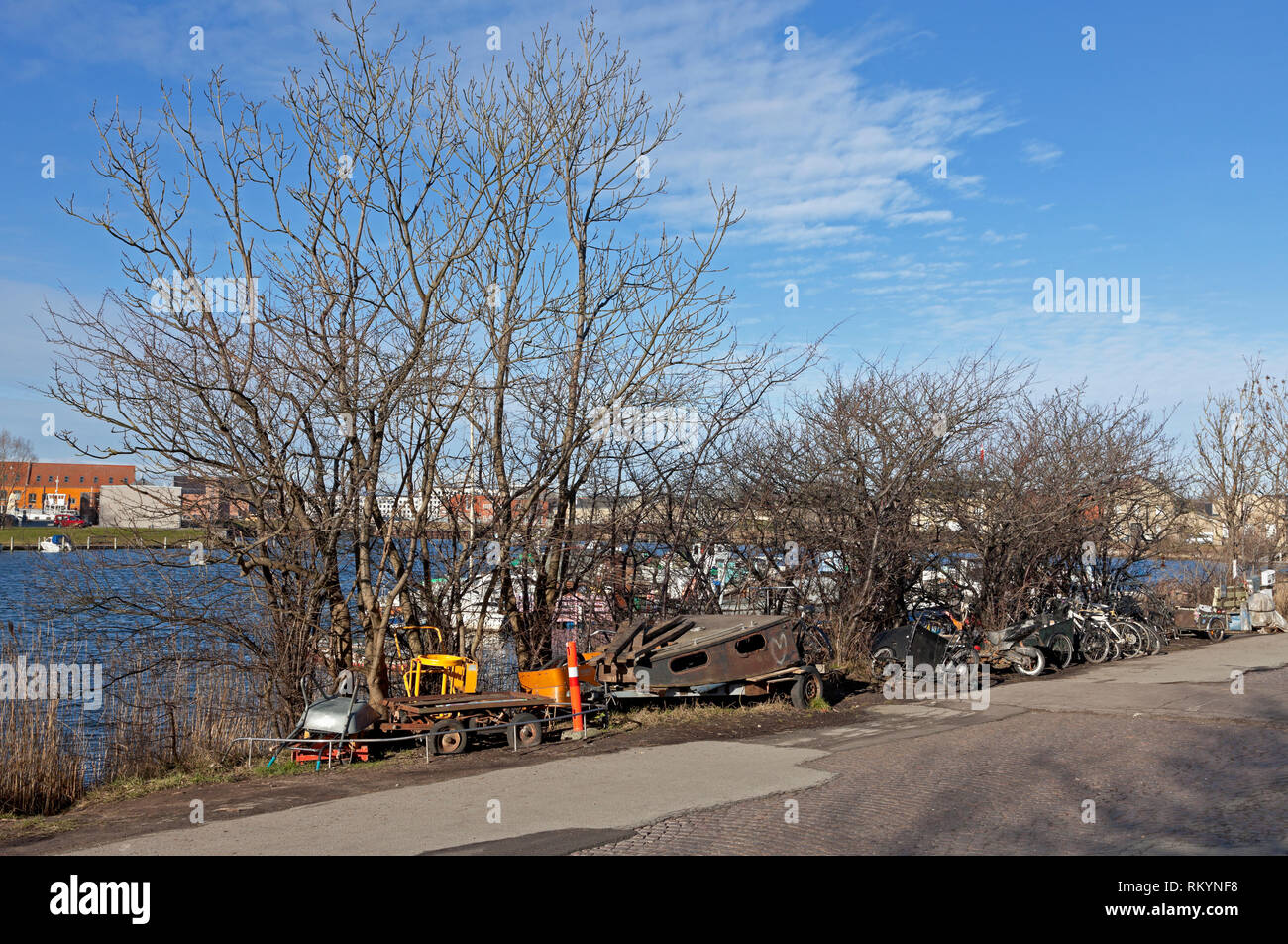 Fredens Havn, porto di pace dietro il freetown Christiania a Copenhagen. Questa comunità marittima è adesso il distacco secondo l autorità. Foto Stock