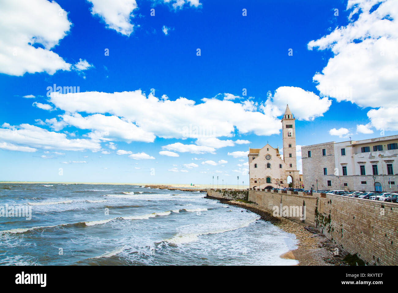 Costa e cattedra nella città di Trani, Provincia Bari, Regione Puglia, Italia Foto Stock