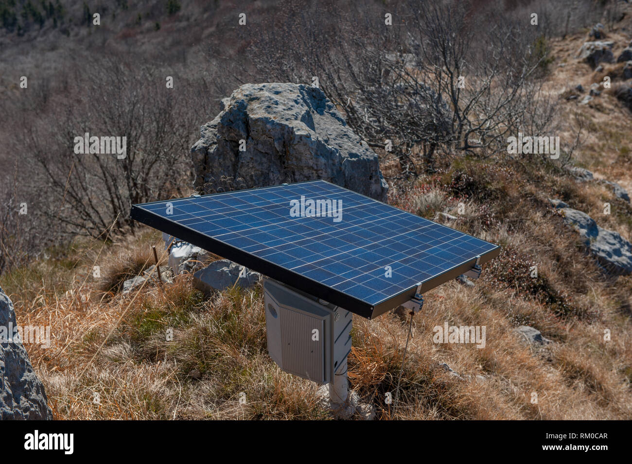 Piccolo pannello solare per potere stazione meteo Foto Stock