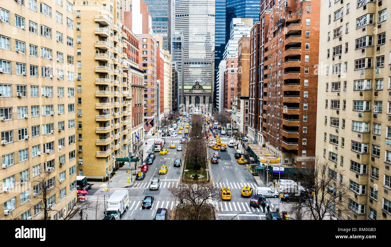Guardando a Nord di Grand Central Terminal da Park Avenue e la 35th street, Manhattan, New York City, NY, STATI UNITI D'AMERICA Foto Stock