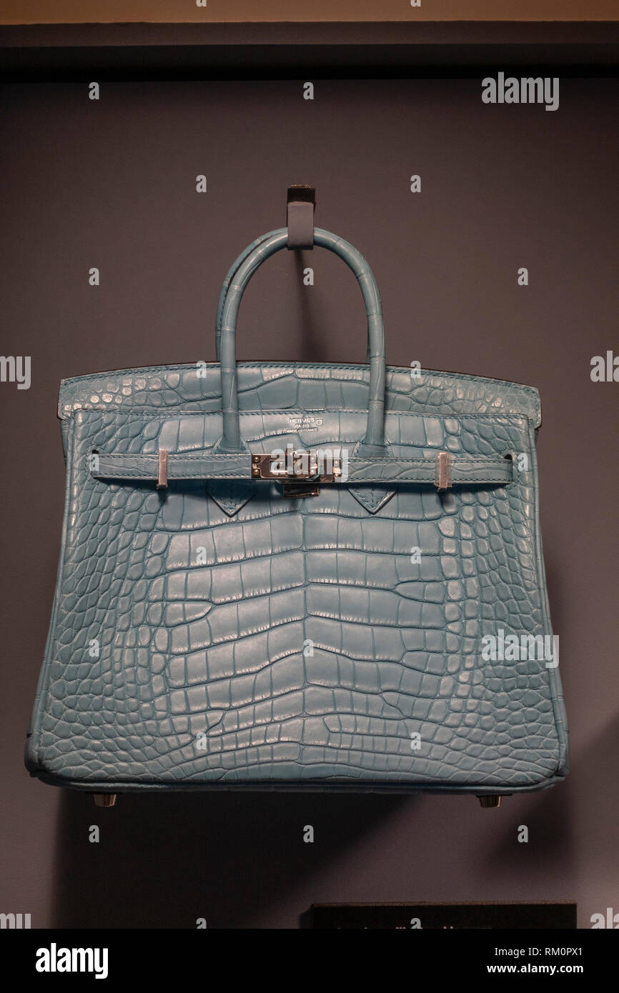 American pelle di alligatore purse, parte dell'illegale commercio di specie selvatiche effettuata dalla mafia, il mob Museum, Las Vegas, Nevada, Stati Uniti. Foto Stock