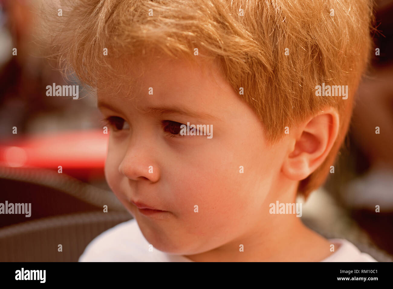 Taglio di capelli bambino immagini e fotografie stock ad alta risoluzione -  Alamy
