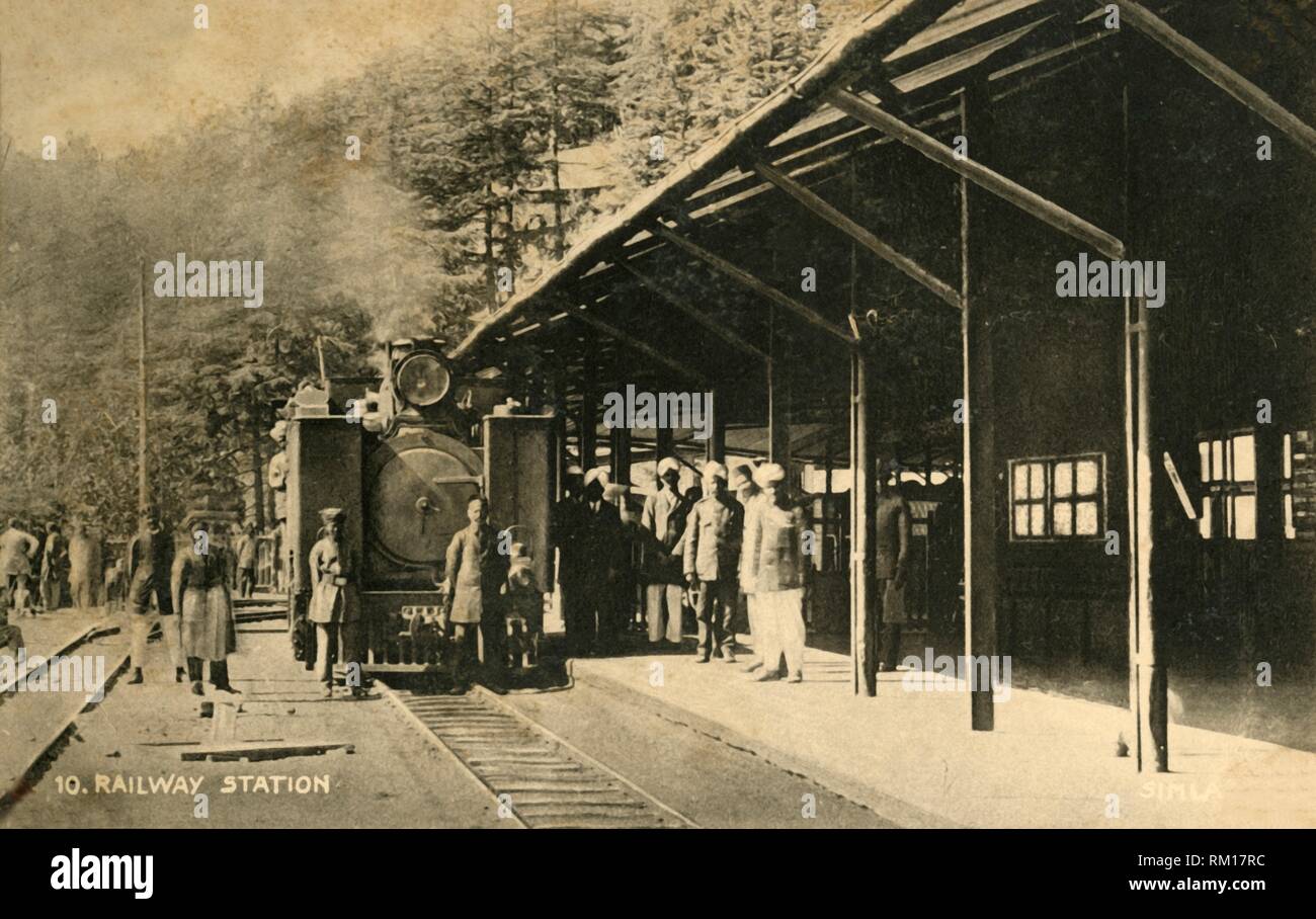 "Stazione ferroviaria', C1918-c1939. Creatore: sconosciuto. Foto Stock