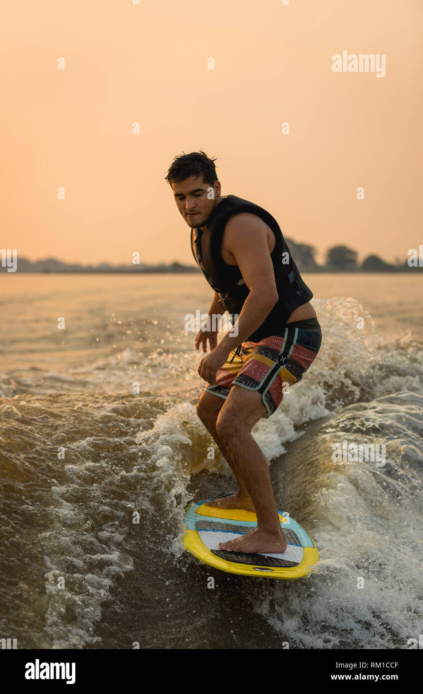 Sunset Surf in Paraguay Foto Stock
