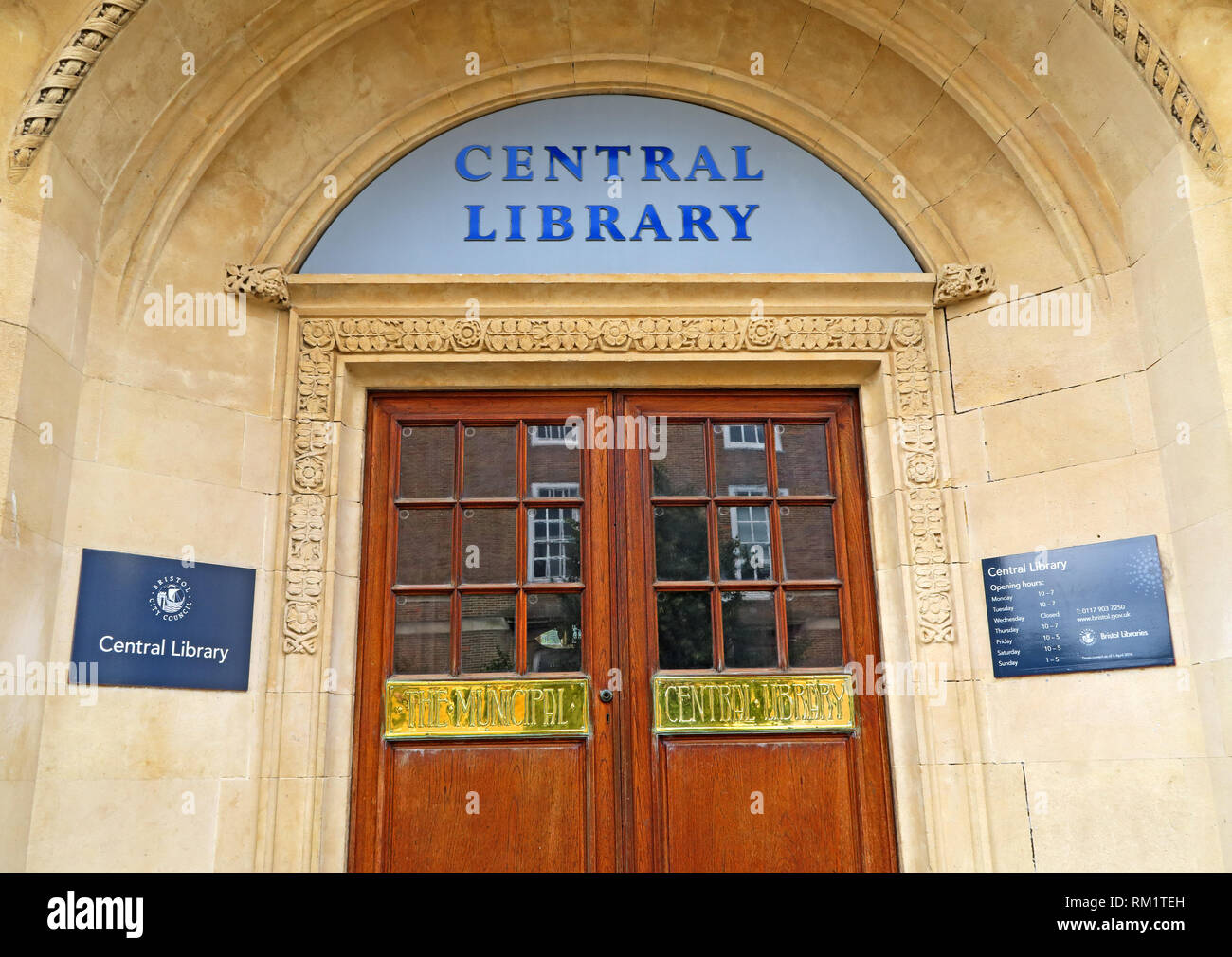 Bristol comunale Biblioteca Centrale, Decanato Road, nel centro città di Bristol, Inghilterra sudoccidentale, UK, BS1 5TL costruita nel 1906 da Charles Holden, Foto Stock