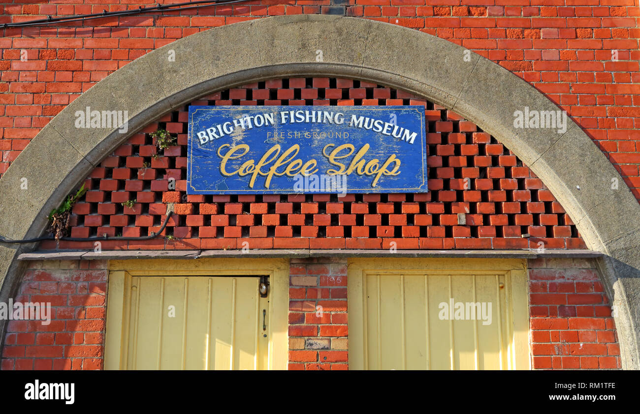 Brighton Il Museo della Pesca, archi e coffee shop, Brighton, West Sussex, sud-est dell' Inghilterra, Regno Unito Foto Stock