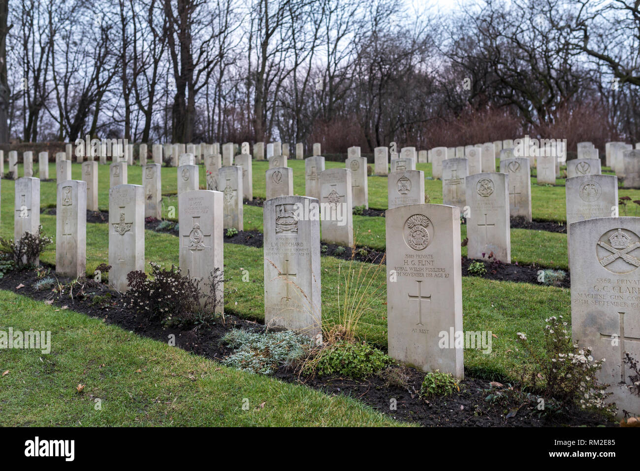 POZNAN, Polonia - 2 gennaio 2019: lapidi dei caduti della seconda guerra mondiale i soldati al Commonwealth War Graves cimitero di Poznan, Polonia. Foto Stock