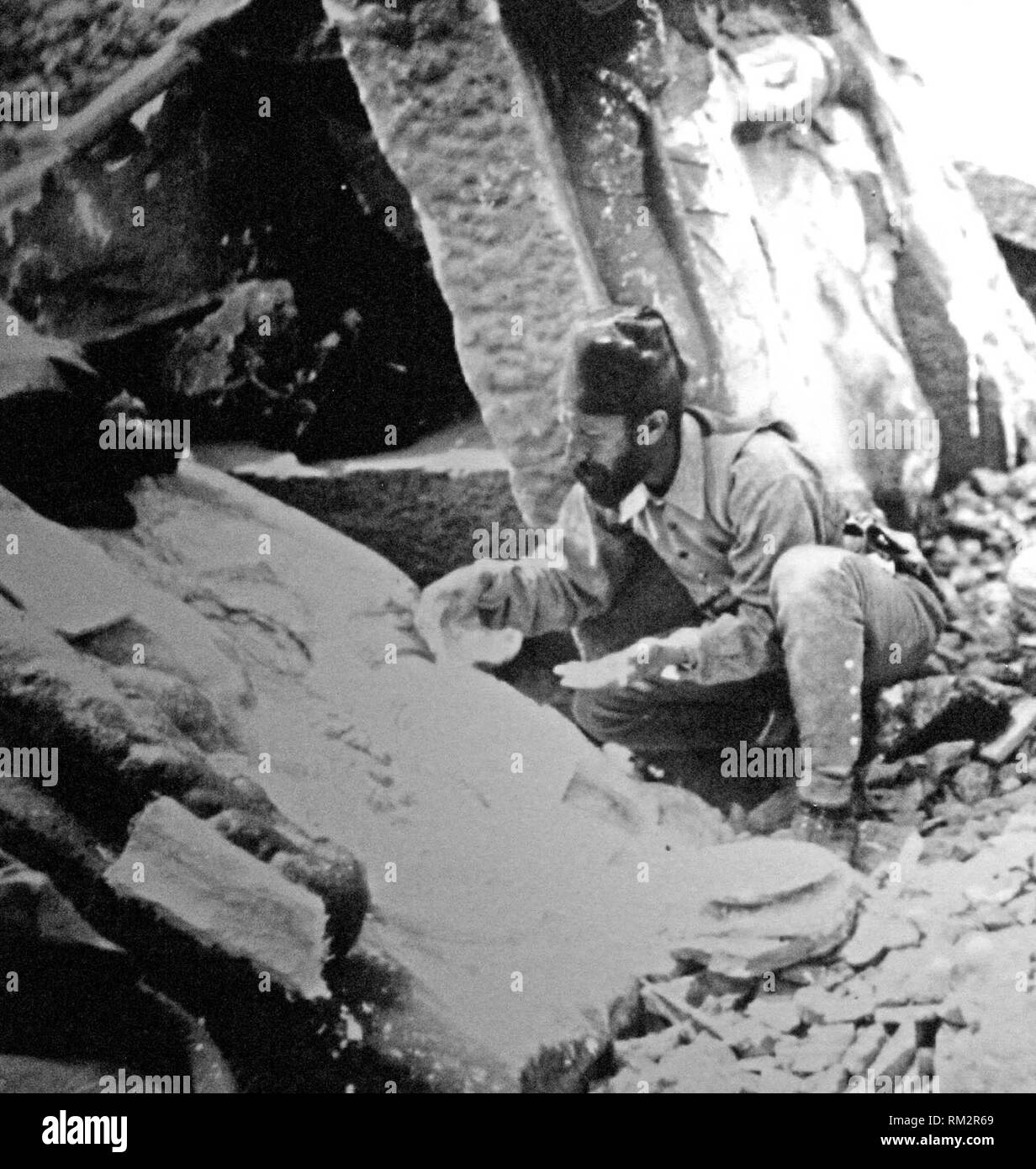 Osman Hamdi Bey lo scavo presso il sito archeologico di monte Nemrut. Foto Stock