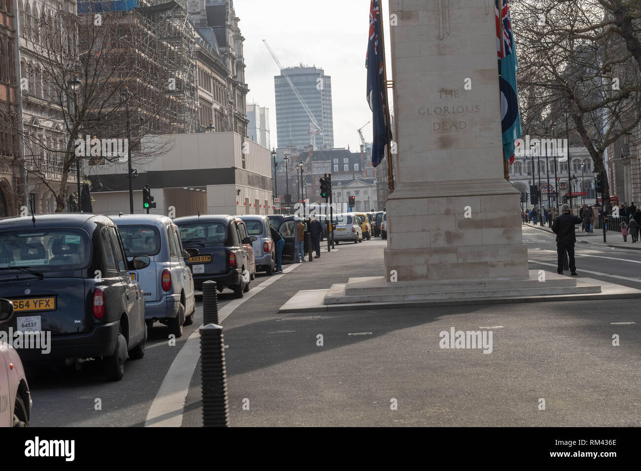 Londra, Regno Unito. Xiii Febbraio 2019, Londra, Regno Unito. taxi protesta chiude le strade attorno a credito del Parlamento Ian Davidson/Alamy Live News Foto Stock