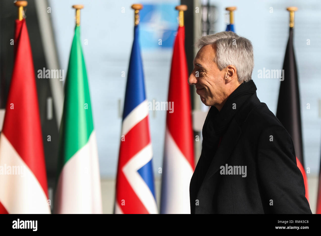 Bruxelles, Belgio. Xiii Febbraio, 2019. Il ministro portoghese della difesa Joao GOMES CRAVINHO arriva per i ministri della difesa NATO incontro presso la sede della NATO a Bruxelles, Belgio, Feb 13, 2019. Credito: Zheng Huansong/Xinhua/Alamy Live News Foto Stock