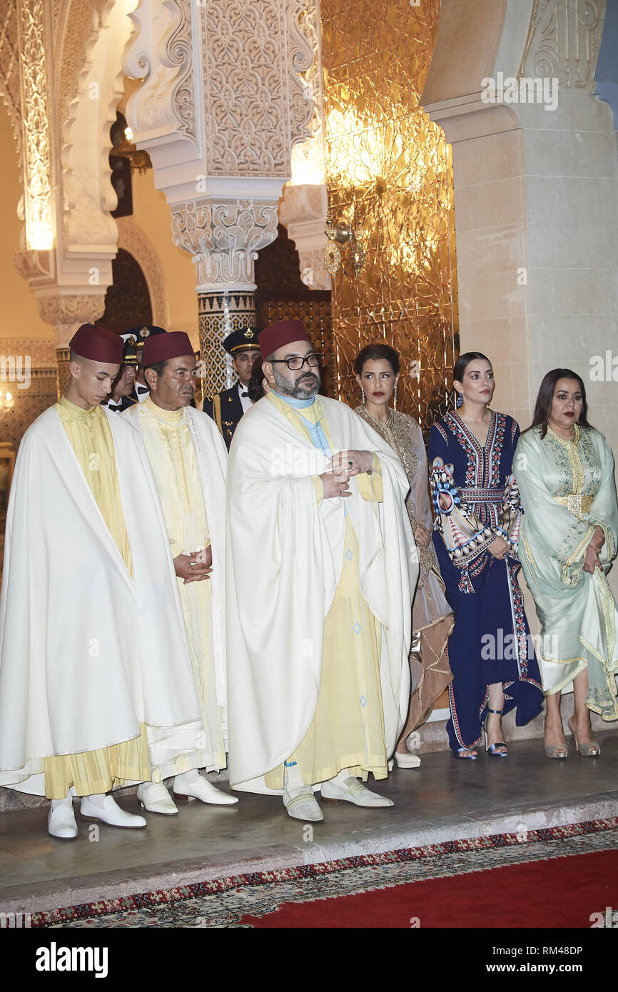 Rabat, Marocco. Xiii Febbraio, 2019. Mohammed VI del Marocco, Moulay Hassan, la principessa Lalla Meryem del Marocco, Principessa Lalla Hasna del Marocco, Principessa Lalla Assam del Marocco assiste una cena di gala al Palazzo Reale il 13 febbraio 2019 a Rabat, Marocco.La spagnola Royals sono su di una visita di due giorni in Marocco Credit: Jack Abuin/ZUMA filo/Alamy Live News Foto Stock