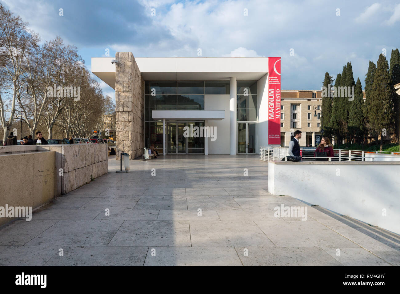 La facciata principale dell'Ara Pacis museo archeologico di Roma costruito nel 2006 dopo che un progetto di Richard Meier & Partners Architects Foto Stock