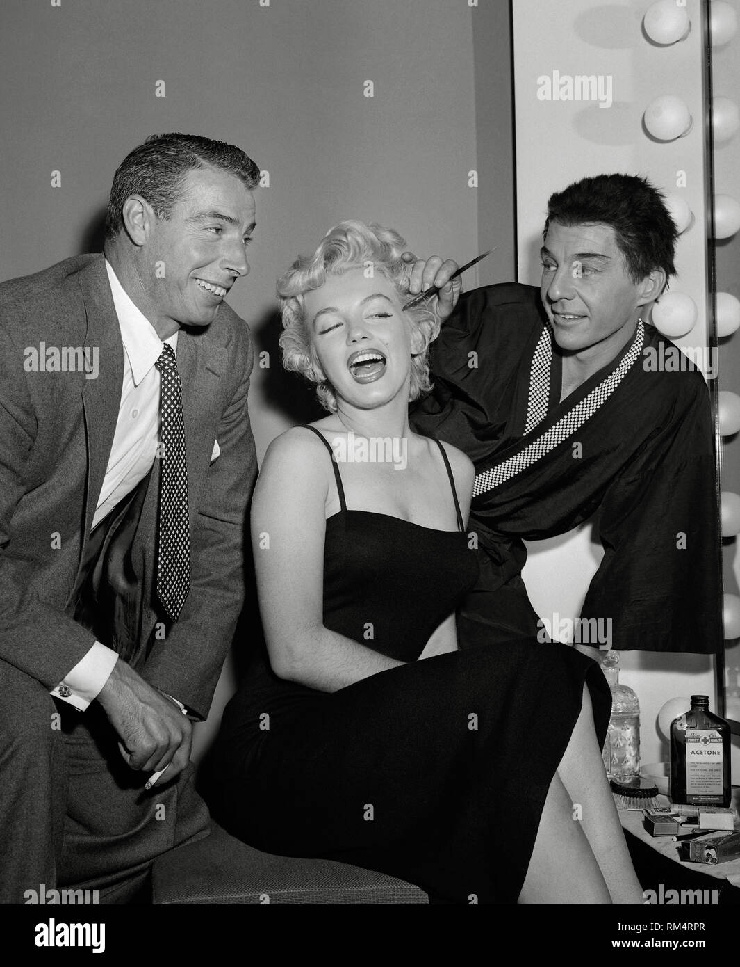 Joe DiMaggio, Marilyn Monroe, Wayne David, 1954 Riferimento File # 33751_024THA Foto Stock