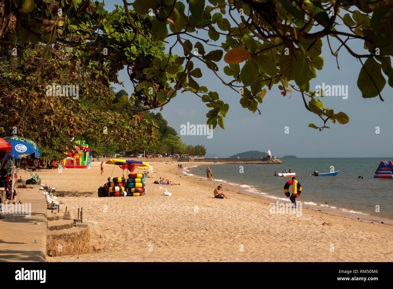 Cambogia, Kampot Provincia, Kep lucertole da mare sulla spiaggia di sabbia Foto Stock