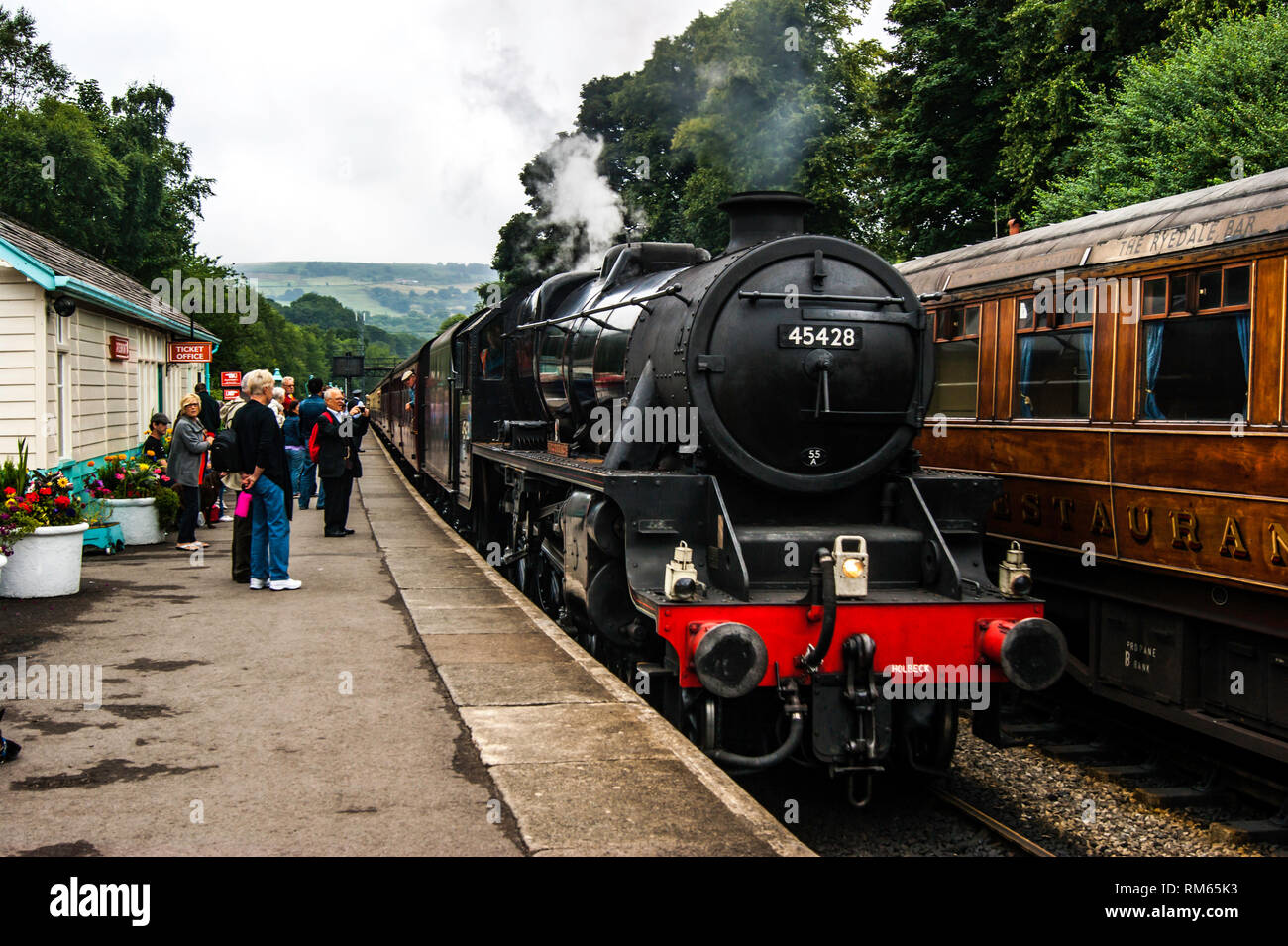 Thompson B1 61002 Impala lasciando la stazione Grossmont Foto Stock