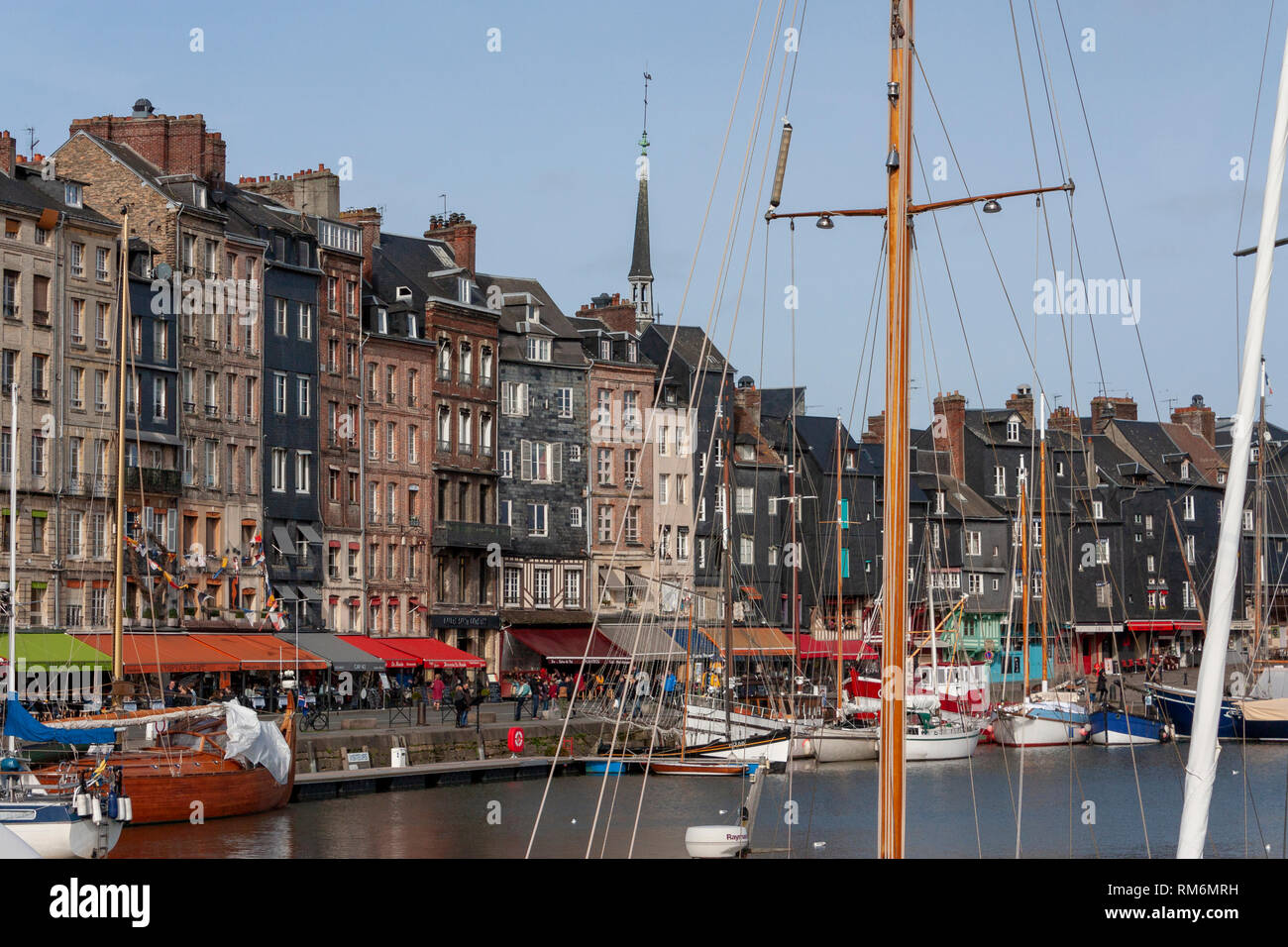 Il Vieux Bassin, Honfleur, Normandia, Francia Foto Stock