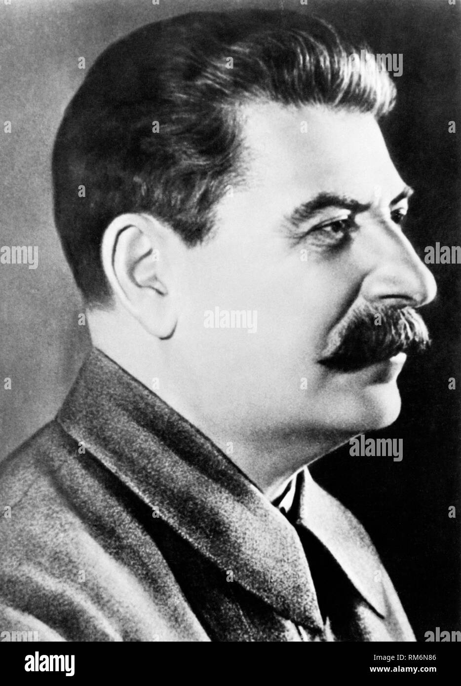 Joseph Vissarionovich Stalin politian sovietica e leader dell'URSS immagine aggiornata utilizzando il restauro digitale e tecniche di ritocco Foto Stock