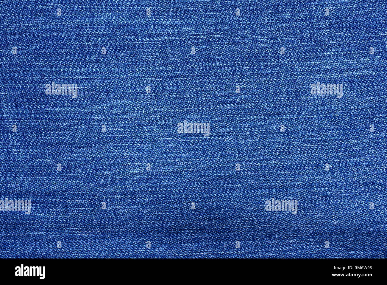 Jeans blu. Sfondo tessili ai fini della progettazione con copia spazio. Foto Stock