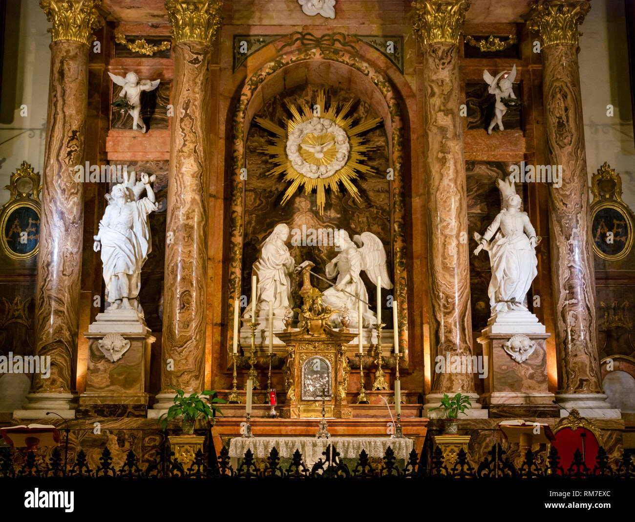 Vista interna, cappella laterale dell incarnazione, Cattedrale di Malaga, Andalusia, Spagna Foto Stock