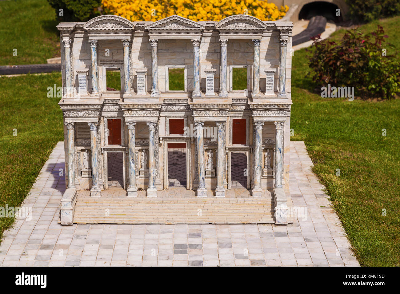 Turchia Istanbul Aprile 18, 2018: Miniaturk park a Istanbul, il più grande parco in miniatura nel mondo. Il parco contiene 105 edifici, ciascuno replicati Foto Stock