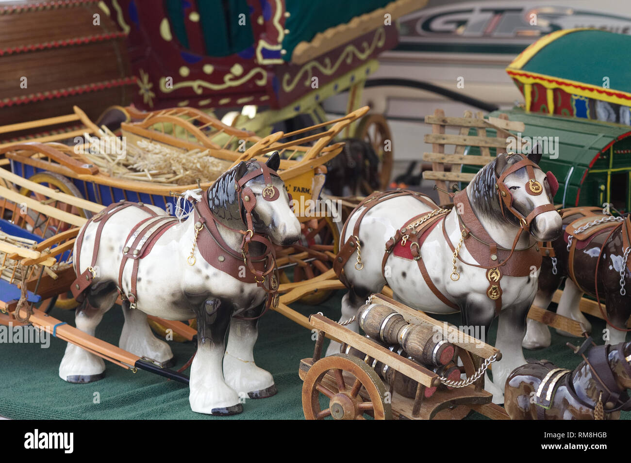 Vecchia Cina Vintage carrello cavalli su un mercato in stallo Foto Stock