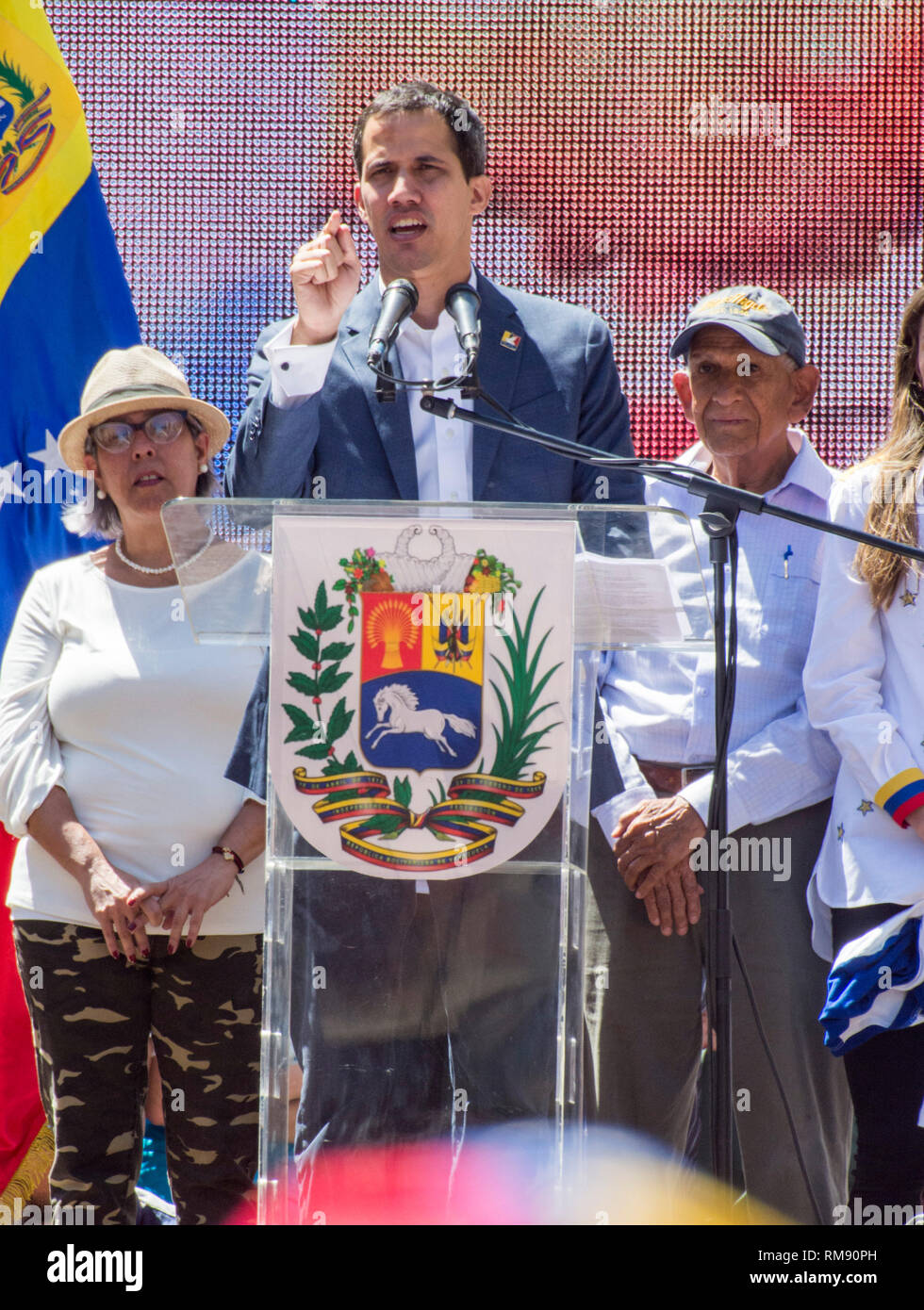 Juan Guaidó, presidente ad interim della Repubblica del Venezuela, parla alla concentrazione. Marzo e rally chiamato per questo Martedì, 12 febbraio da jua Foto Stock
