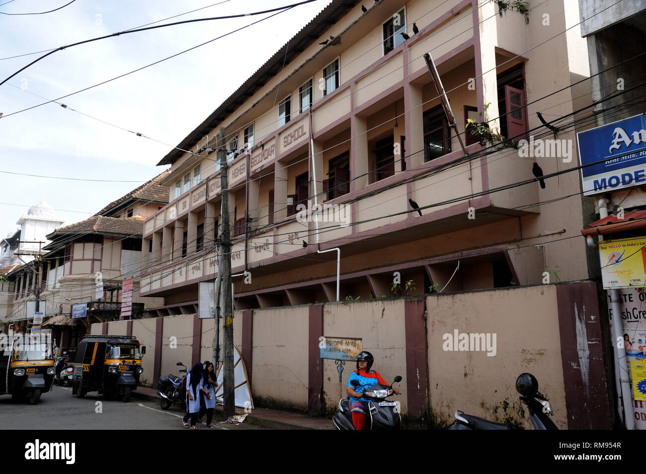 Sri Gujarati Vidyalaya Scuola Media Superiore Kochi, Kerala, India, Asia Foto Stock