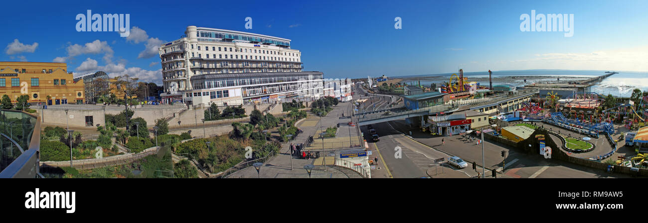 Colore Southend-on-Sea seafront panorama, wide image frm beach al centro, Essex, Inghilterra sud-orientale, UK, SS1 2EJ Foto Stock