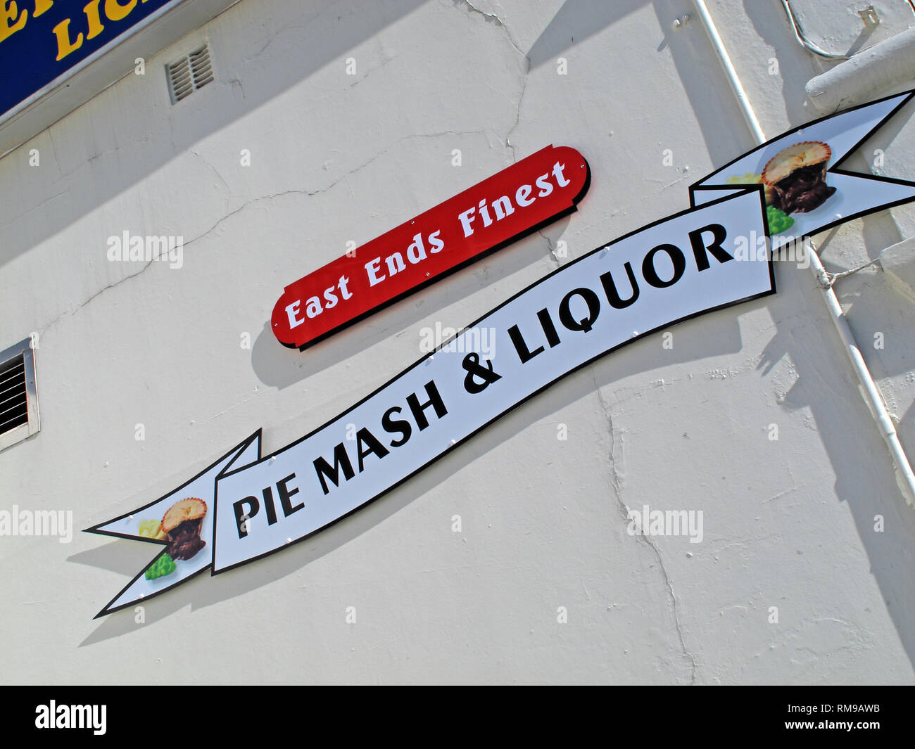 Southend, Waterfront Cafe, Fast Food, Est termina la torta più raffinati e Mash, liquore Fish & Chips, cene arrosto, lungomare di Southend, Essex, Inghilterra, Regno Unito Foto Stock