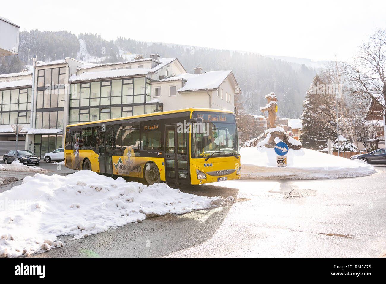 Skibus austriaco, Planai West, regione sciistica di Schladming-Dachstein, massiccio Dachstein, Liezen District, Stiria, Austria, Europa Foto Stock