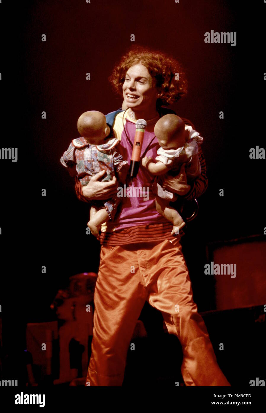 Il comico Scott Thompson, meglio noto con il suo nome di fase superiore di carota è indicato di eseguire sul palco durante un concerto aspetto. Foto Stock