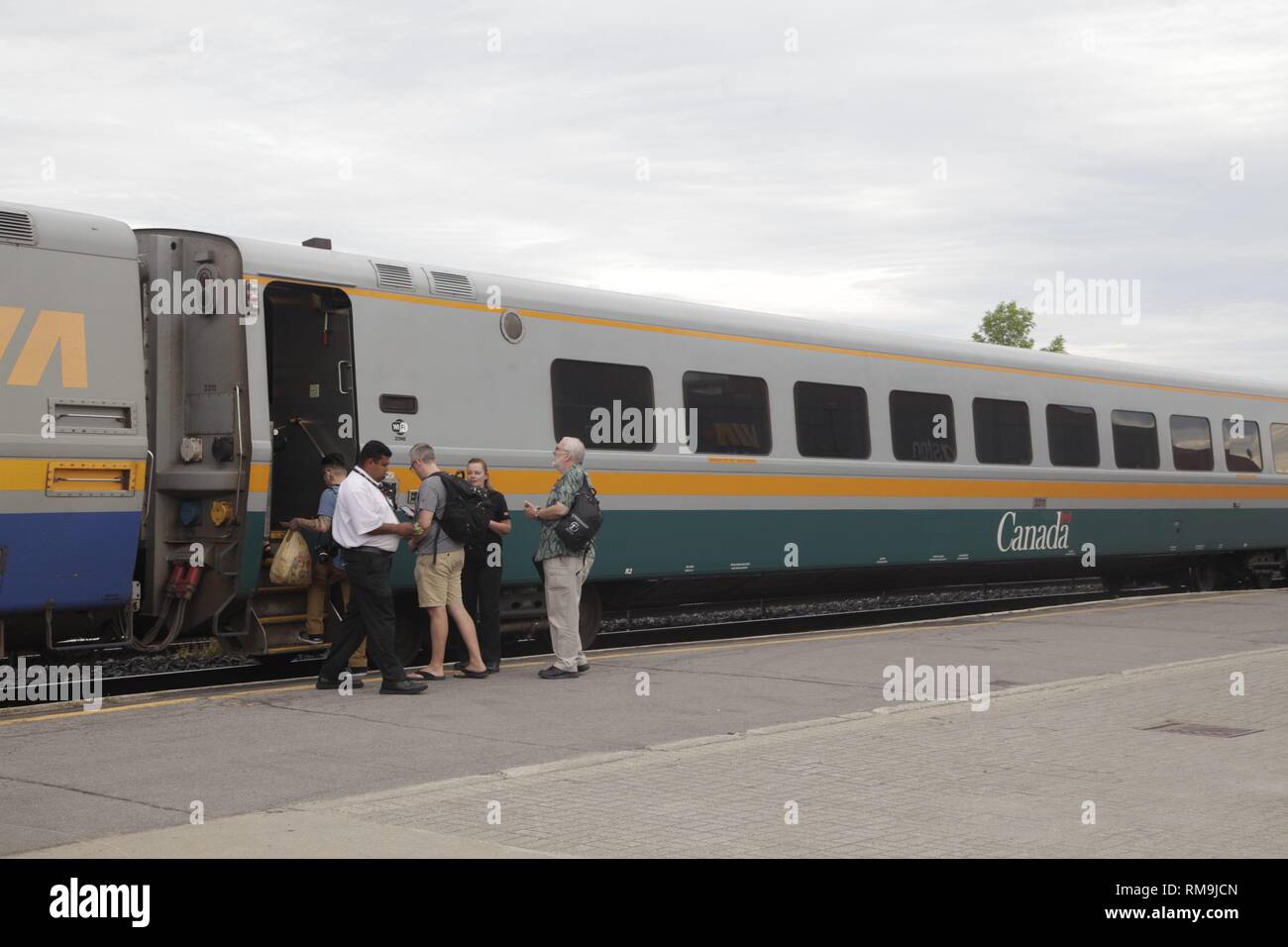 treno alla stazione canadese di kingston Foto Stock