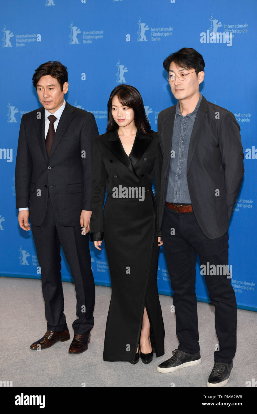 Berlino, Germania. Xiv Feb, 2019. Sol Kyung-gu, Chun Woo-hee e Lee su-jin durante il "idolo/Woo Sang' photocall alla sessantanovesima Festival Internazionale del Cinema di Berlino/Berlinale 2019 al Hotel Grand Hyatt il 14 febbraio 2019 a Berlino, Germania. Credito: Geisler-Fotopress GmbH/Alamy Live News Foto Stock