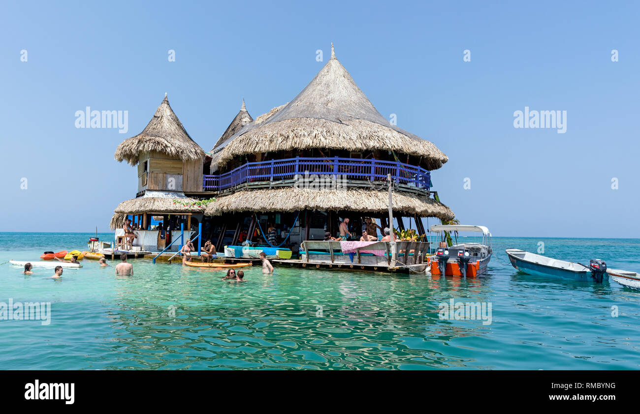 Casa sull'acqua nel Mar dei Caraibi Colombia Sud America Foto Stock
