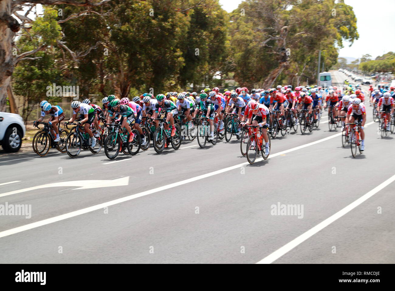 La gara ciclistica Tour Down Under passa attraverso Victor Harbor, Sud Australia Foto Stock