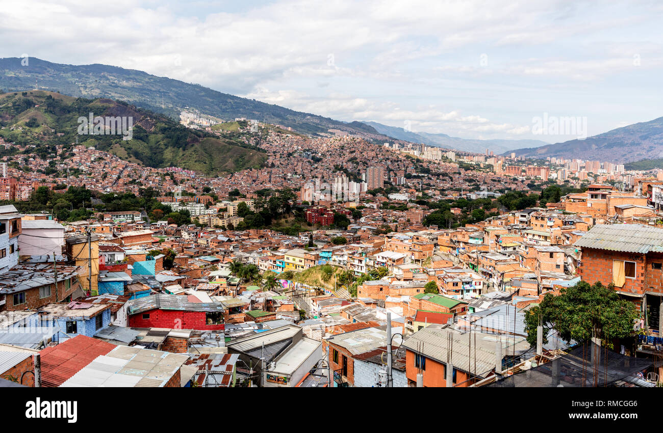 Baraccopoli abitazioni vicino Comuna 13 Medellin Colombia Sud America Foto Stock