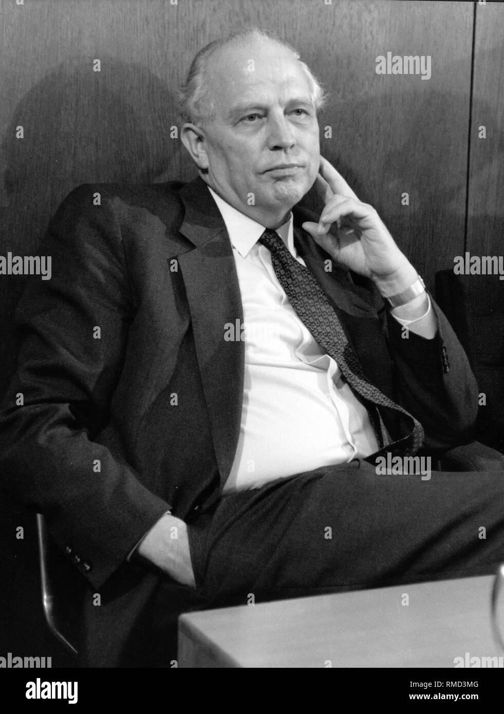 Economista Hans Tietmeyer è stato negoziatore e consigliere del Cancelliere federale in materia economica nel corso dei negoziati per la riunificazione della Germania. Dal 1990 Tietmeyer era un membro del Comitato esecutivo della Deutsche Bundesbank. Foto Stock