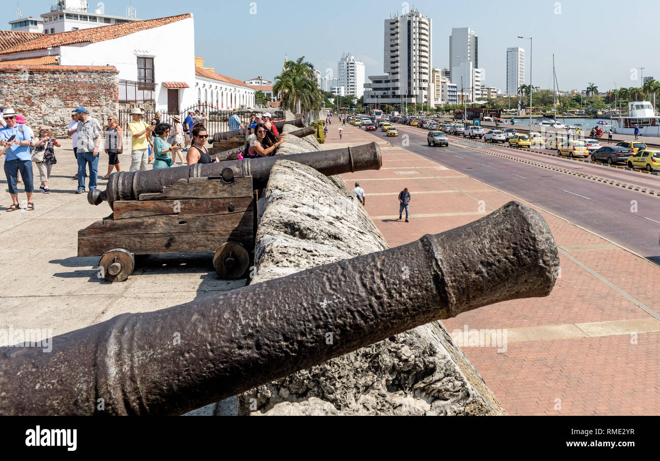 Antichi canoni e delle mura del castello a Cartagena Colombia Sud America Foto Stock