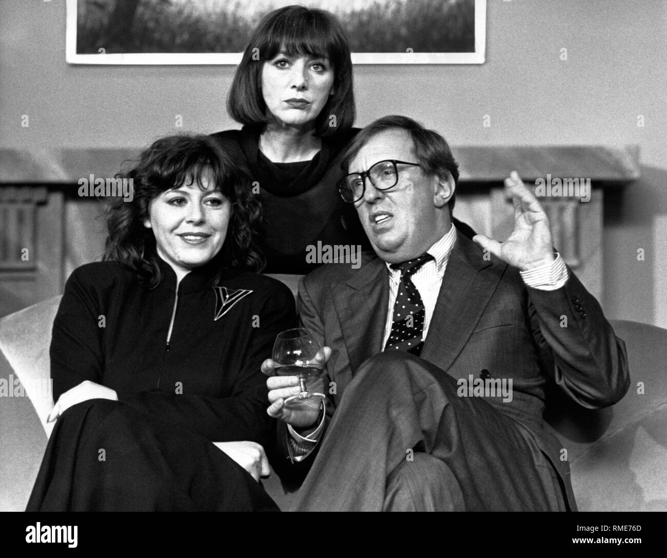 Gundi Ellert, Heidelinde Weis e Vadim Glowna (da sinistra) in 'Alte Zeiten' nel 1988. Foto Stock