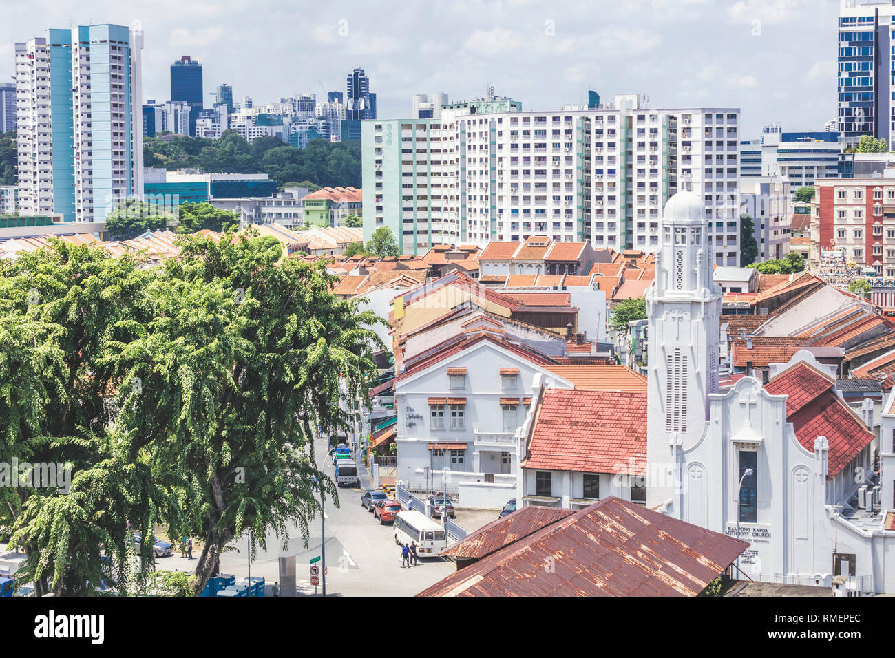 Singapore / Singapore - 10 Febbraio 2019: Little India conservato quartiere bottega vista aerea dotata di Kampong Kapor chiesa metodista Foto Stock