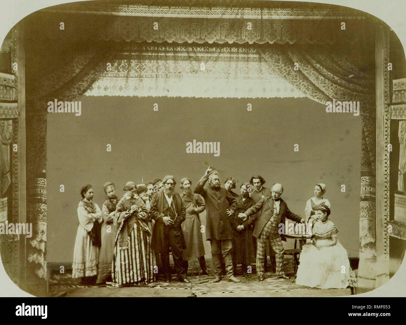 Gruppo di teatro del Teatro Popolare. Foto di albumina Foto Stock