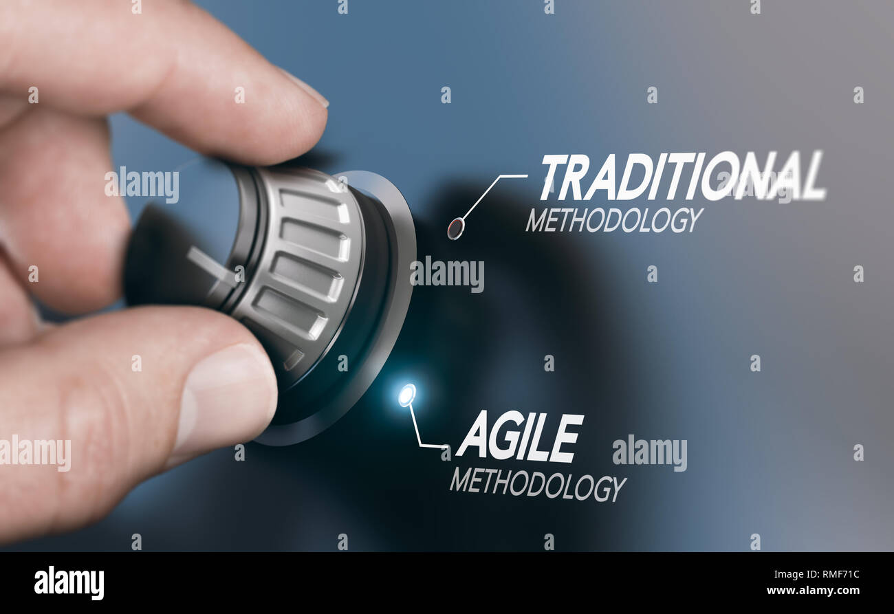 Uomo di ruotare la manopola per cambiare metodologia di gestione del progetto da tradizionale a agile PM. Immagine composita tra una mano e la fotografia di un 3D backgrou Foto Stock