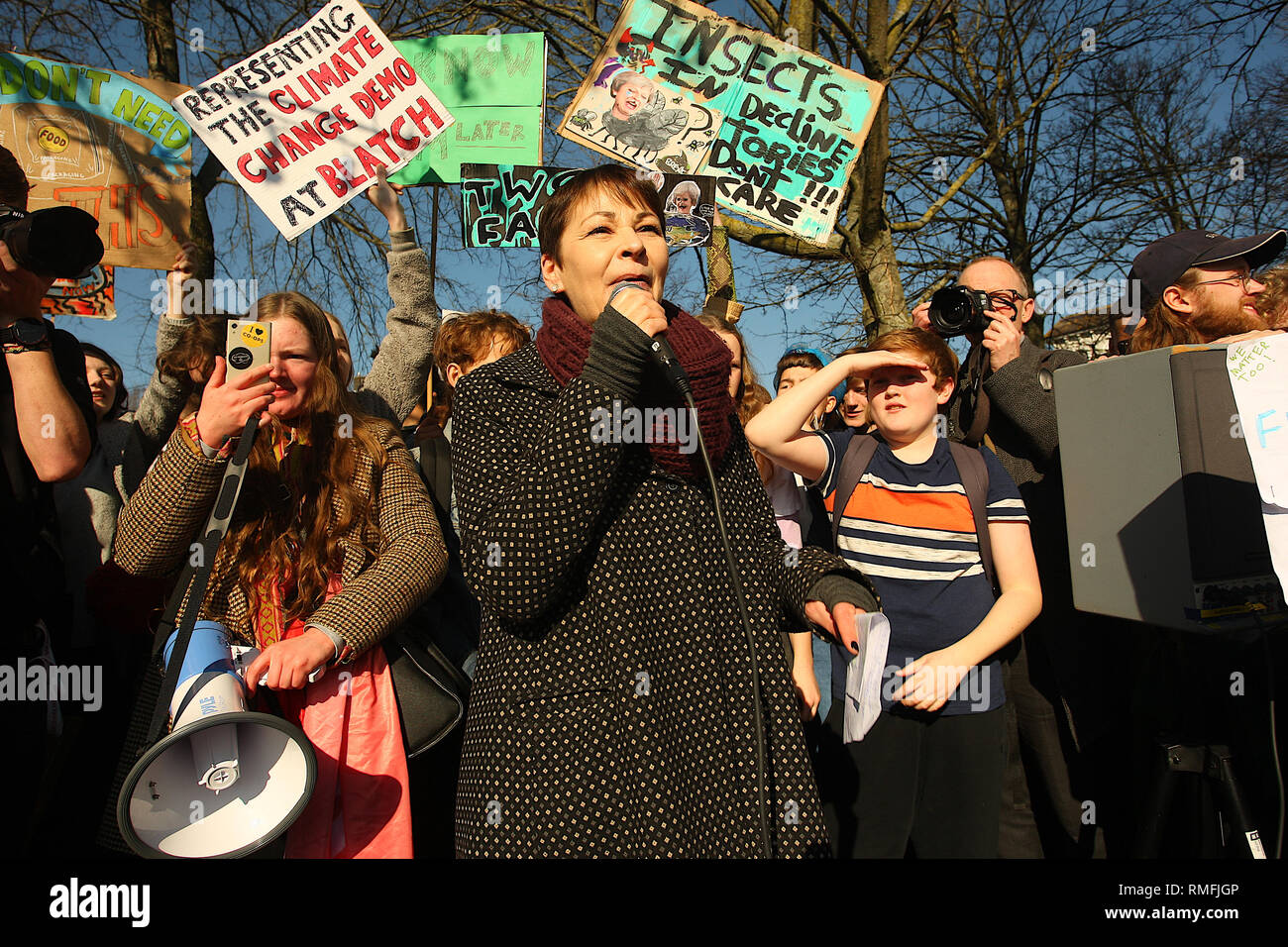Brighton, Regno Unito. Xv Mar, 2019. I bambini della scuola di Brighton andare in sciopero alla campagna e chiedono che il governo di fare qualcosa circa il riscaldamento globale. Credito: Rupert Rivett/Alamy Live News Foto Stock