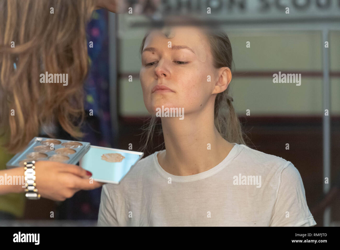 Londra, Regno Unito. Xv Febbraio 2019 Back stage presso Fashion Scount a Londra, Regno Unito. Fashion Week AW19 alla Freemasons Hall di grande Queens Street, Credito: Ian Davidson/Alamy Live News Foto Stock