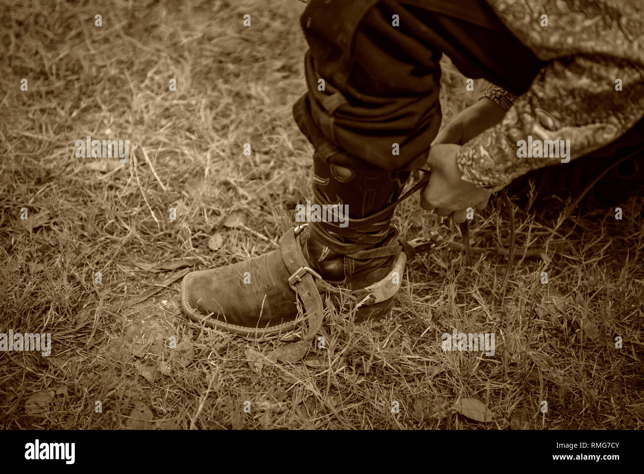 Stivali Cowboy Punta Quadrata 11 Pollici ARIAT Edgewood Stivali Western Donna - Pelle Pieno Fiore, Punta Quadrata, Tacco Da 11 Pollici - Stile Western Autentico Stivali ARIAT Edgewood Pelle - Foto 9